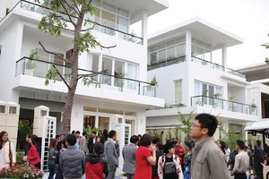 FLC tặng quà cho cư dân FLC L’Amoura