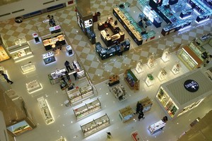 Trung tâm thương mại Vincom Nguyễn Chí Thanh vừa khai trương đã có tỷ lệ lấp đầy lên tới 95% . ảnh: Dũng Minh