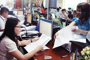 Dù Luật Đầu tư sửa đổi đã triển khai được 8 tháng, song sự chồng chéo, mâu thuẫn giữa các văn bản pháp luật vẫn tiếp tục “làm khó” cho DN và NĐT