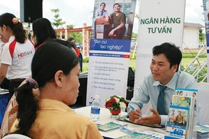 Thị trường địa ốc hiện vẫn phụ thuộc chủ yếu vào nguồn vốn ngân hàng. ảnh: Lê Toàn