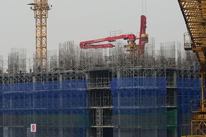 Người mua nhà cần tham khảo kỹ trước khi xuống tiền mua nhà tại các dự án nhà ở hình thành trong tương lai. Ảnh: Dũng Minh