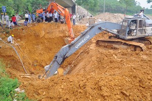 Từ đầu năm 2012 đến tháng 9/2015, tuyến ống nước sông Đà bị vỡ 14 lần, 18 ống bị phá hủy