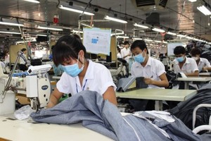 Khung cảnh làm việc tại Công ty May Bình Dương