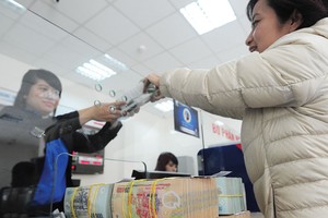 Lãi suất huy động vẫn đang tiếp tục “nóng”, nhất là tại các kỳ hạn dài