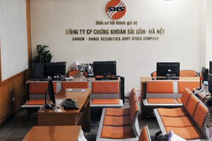 Sáp nhập SHS – SHBS: Giảm stress cho bầu Hiển