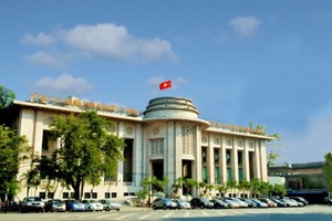 Để thành công trong việc hội nhập ngành ngân hàng, cần có môi trường trong nước hấp dẫn và sân chơi bình đẳng cho các ngân hàng, cả nước ngoài và trong nước, quốc doanh và tư nhân