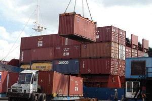 Một DN lớn đáng chú ý trong lĩnh vực logistics chưa gia nhập TTCK là Tổng công ty Tân cảng Sài Gòn (SNP)