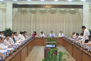 Cuộc họp về tình hình kinh tế - xã hội tháng 4 của TP.HCM, nhiều vấn đề nóng được đưa ra.