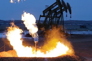Giá dầu tăng, cơ hội với cổ phiếu dầu khí