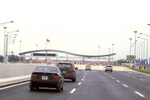 Dự án Đường cao tốc Hà Nội - Hải Phòng có vốn đầu tư 2 tỷ USD. Ảnh: Bảo Như