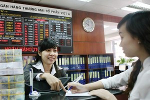 Lãi suất ngoại tệ 0% đang được nhiều ngân hàng huy động ở mức 0,5 - 1%/năm