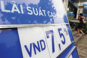 Ủy ban Giám sát: Thanh khoản hệ thống ngân hàng có dấu hiệu chịu áp lực