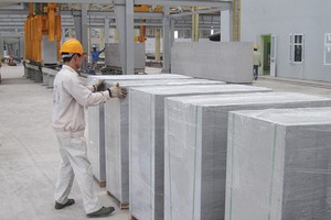 Xỉ tro bay của nhà máy nhiệt điện có thể được tận dụng để sản xuất các loại gạch không nung