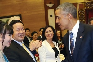 Tổng thống Obama giao lưu cùng các doanh nhân Việt tại tiệc chiêu đãi tối 23/5
