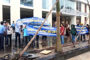 Gần 600 trăm hộ dân chung cư Harmona bức xúc vì bị siết nợ nhà trong nay mai