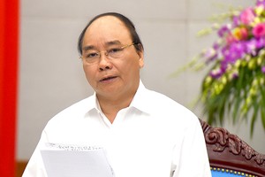 Thủ tướng đánh giá cao tinh thần rất thẳng thắn trong báo cáo của VPCP, kèm theo rõ ràng danh sách các bộ còn nợ đọng văn bản hướng dẫn thi hành các luật. Ảnh: VGP/Quang Hiếu