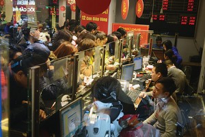 Câu chuyện huy động vàng chỉ là một phần, vấn đề lớn hơn là giải quyết tình trạng “vàng hóa” trong dân