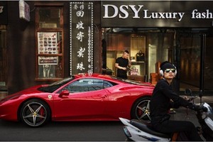 Các thương hiệu xa xỉ châu Âu đang gặp khó tại Trung Quốc. Ảnh: AFP