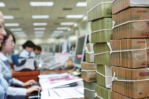 Khoảng cách giữa tổng tài sản và vốn chủ sở hữu của ngân hàng thương mại quy mô lớn nhất Việt Nam và mức tối thiểu của ngân hàng tầm khu vực là không nhỏ