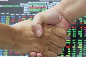 Ngọt, đắng vị M&A trên sàn chứng khoán