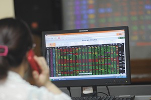 Nhiều công ty đại chúng chây ỳ lên sàn bởi có “khoảng trống” trong chế tài xử lý các trường hợp vi phạm