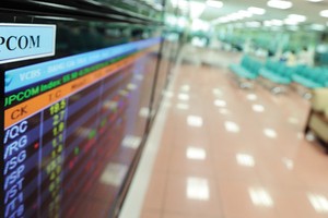 Đưa thị trường cổ phiếu tự do vào khuôn khổ quản lý