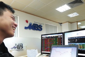 Chứng khoán MB: Doanh thu 5 tháng tăng 76,9%