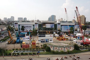 Tổ hợp Trung tâm dịch vụ, thương mại và nhà ở số 148 Giảng Võ, quận Ba Đình, Hà Nội với 89,42% đã thuộc về Tập đoàn Vingroup.