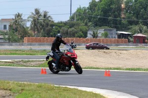 Happy Land, trường đua xe chuyên nghiệp đầu tiên tại Việt Nam, đã được Công ty cổ phần Tập đoàn Khang Thông đưa vào vận hành cuối tháng 4 năm nay.