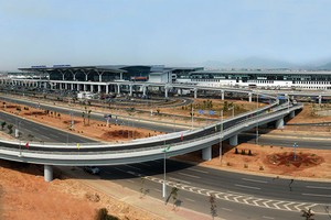 Từng cam kết đưa cổ phiếu lên UPCoM không muộn hơn đầu tháng 7/2016, nhưng đến nay, đường lên sàn của ACV vẫn mịt mờ