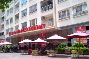 Đại diện Công ty cổ phần Thanh Bình Hà Nội cho biết, để không thay đổi giá bán căn hộ đã bán cho cán bộ, chiến sỹ Bộ Công An, chủ đầu tư đã bỏ kinh phí đầu tư một phần tầng 1 để kinh doanh dịch vụ và không phân bổ phần kinh phí này vào giá bán căn hộ.