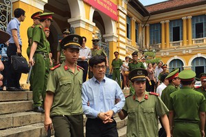 Theo bị cáo Thành Mai, việc gửi, vay lại, chuyển tiền cho bị cáo Danh trả nợ đã được thực hiện từ cuối năm 2012