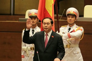 Chủ tịch nước Trần Đại Quang tuyên thệ sau khi tái đắc cử nhiệm kỳ 2016-2021. Ảnh: Đức Thanh.