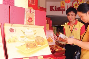 Doanh nghiệp bánh kẹo: Áp lực giữ thị phần mùa Trung thu