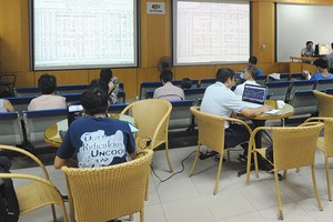 Nới room, gỡ mãi chưa hết vướng