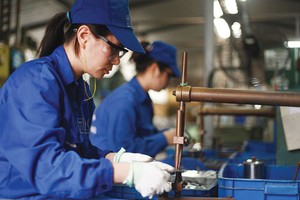 Giám sát chặt vay nợ nước ngoài của doanh nghiệp