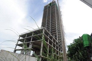 Sở hữu vị trí đẹp trên đường Phạm Hùng, ngay cạnh tòa nhà Keangnam Landmark, Dự án Trung tâm điều hành và giao dịch Vicem do Tổng công ty Công nghiệp Xi măng Việt Nam (Vicem) làm chủ đầu tư có tổng mức vốn lên đến 2.000 tỷ đồng