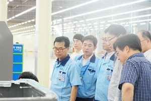 Tổng giám đốc SEHC Lee Sang Su đi khảo sát doanh nghiệp Việt Nam.