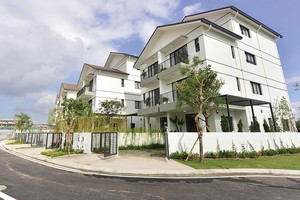 Chương trình tặng xe sang giúp sản phẩm biệt thự Dự án Vinhomes Thăng Long bán khá chạy ngay cả trong tháng ngâu.Ảnh: Dũng Minh