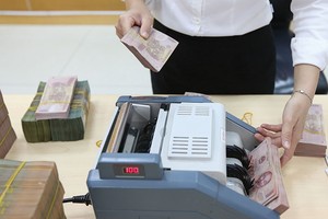 Trong tổng số tiền tồn quỹ hơn 183,1 tỷ đồng, số tiền được mang đi gửi ngân hàng lên tới hơn 182,5 tỷ đồng