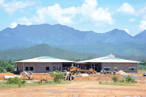 Dù chưa được chuyển nhượng, Trung Nam Land đã cho xây một số hạng mục công trình trên mặt bằng dự án. Ảnh: H.M