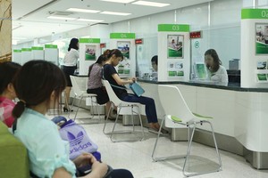 Khi xảy ra sự cố mất tiền trong tài khoản, ngân hàng cần đặt quyền lợi của khách hàng lên trước tiên