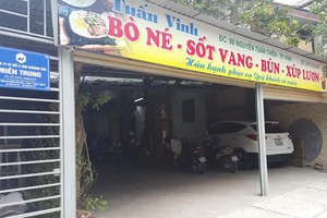 Trụ sở công ty MTM theo tìm hiểu của VnExpress là quán ăn, không có dấu hiệu hoạt động của doanh nghiệp. Ảnh: Văn Hải