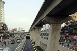 Chậm trễ trong triển khai đã khiến Dự án đường sắt đô thị Cát Linh - Hà Đông gặp rắc rối về thời hạn bảo hiểm . Ảnh: Đức Thanh