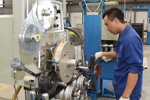 Doanh nghiệp Việt Nam chỉ tham gia được vào giai đoạn cuối như bao bì, vỏ bọc… trong ngành công nghiệp hỗ trợ. Ảnh: Đức Thanh