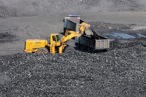 Cơ chế quản lý cấp phép khai thác khoáng sản lỏng lẻo, thiếu công khai, minh bạch 