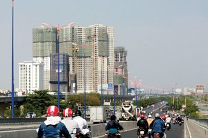 Việc công bố dự án thế chấp ngân hàng hiện nay đang như kiểu “vơ đũa cả nắm”. ảnh: Lê Toàn