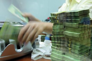 Nhìn ngân hàng thừa tiền mà lo 