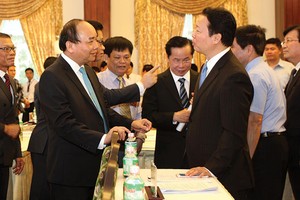 Thủ tướng Chính phủ Nguyễn Xuân Phúc gặp gỡ với các doanh nhân ngày 29/4/2016 tại TP. HCM