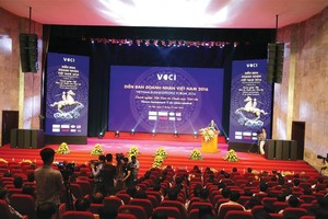 Diễn đàn Doanh nhân Việt Nam 2016 đã thẳng thắn mổ xẻ những điểm yếu của doanh nhân trong nước để tìm hướng khắc phục và phát triển. Ảnh: Đ.T